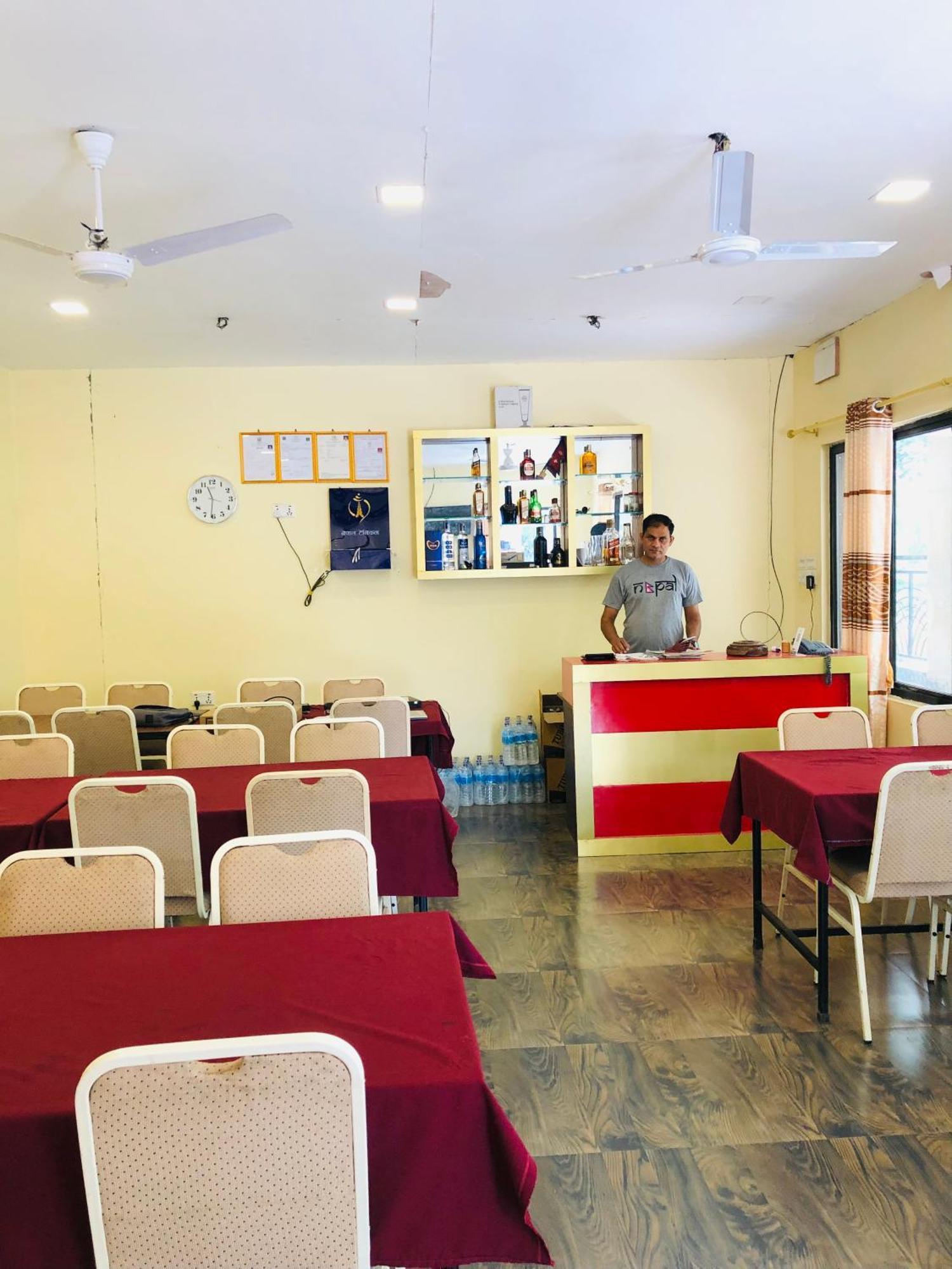 Hotel Silent Park Sauraha Esterno foto