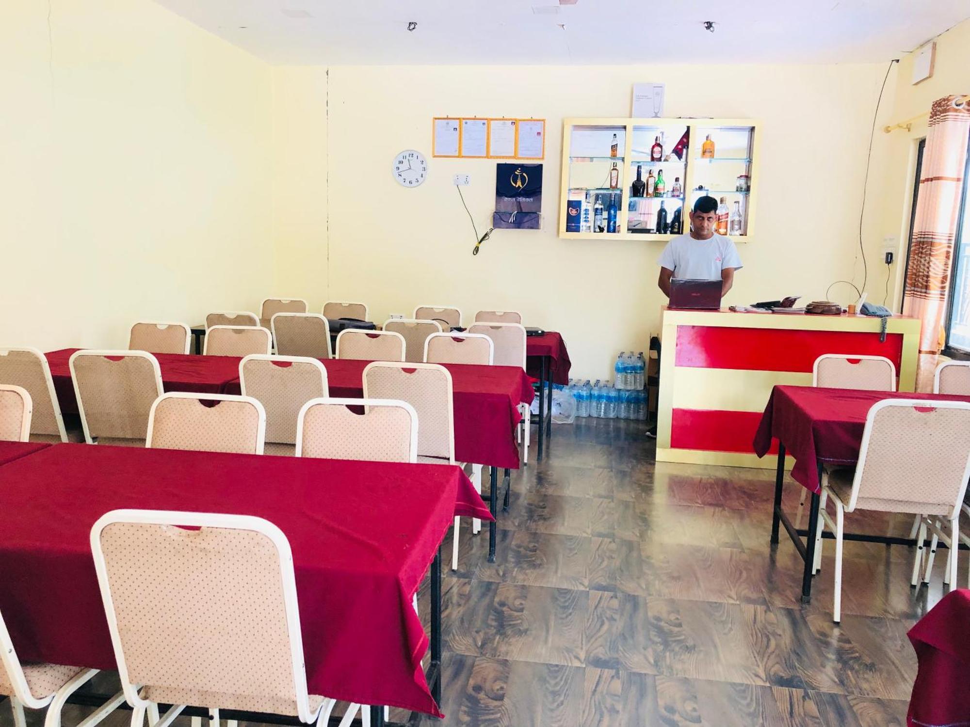 Hotel Silent Park Sauraha Esterno foto